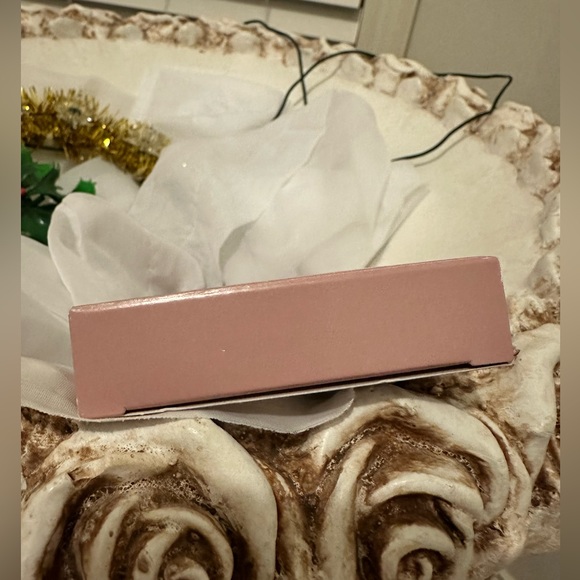 Anastasia, Beverly Hills, modern renaissance palette - Picture 2 of 3